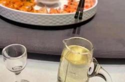 社交礼仪小技巧：如何在家庭聚会中成为焦点